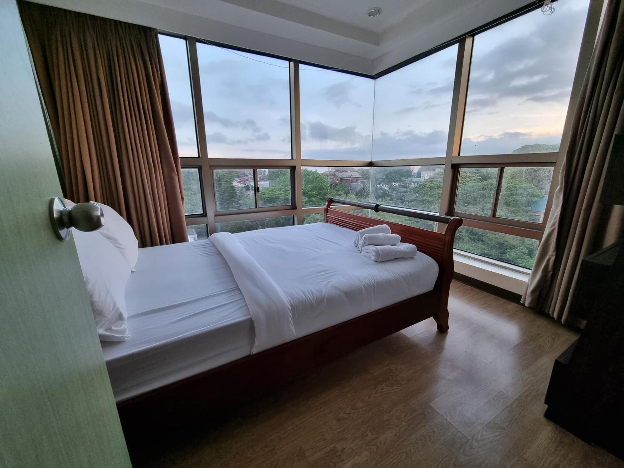 One Tagaytay Place Private Residences Tagaytay City Dış mekan fotoğraf